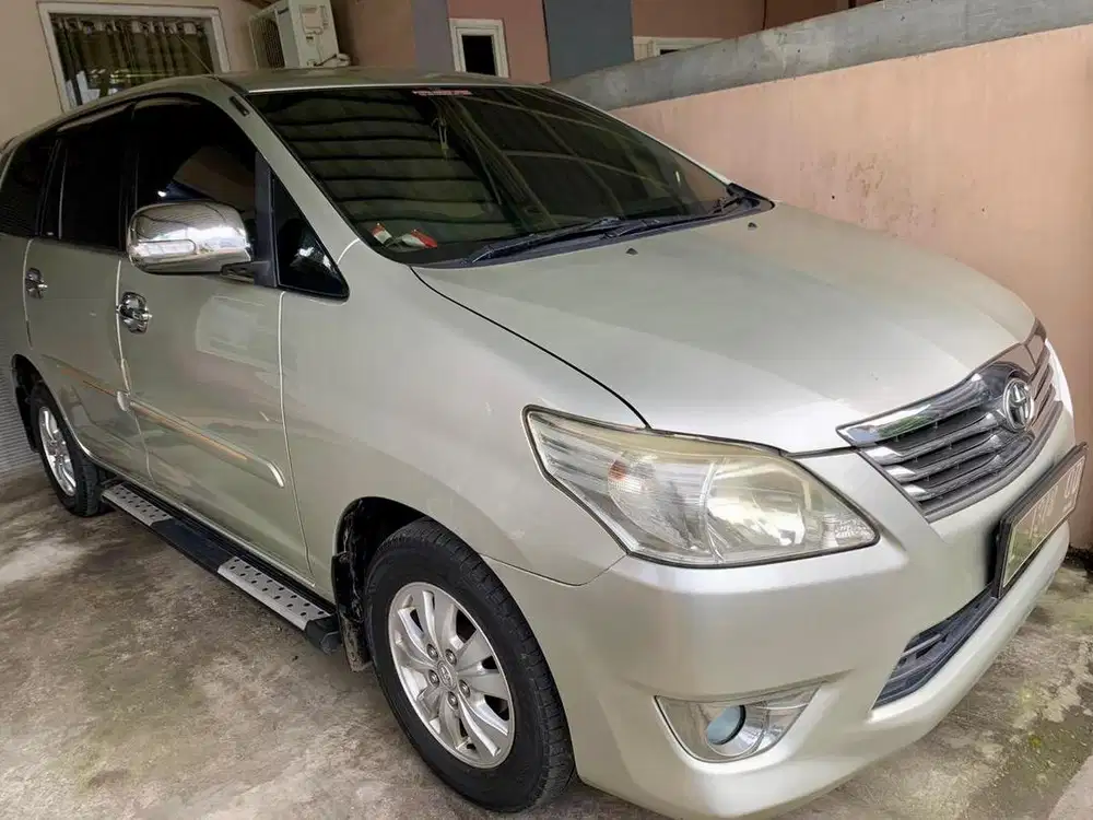 Toyota Kijang Innova 2012 type G 2.0 silver MT