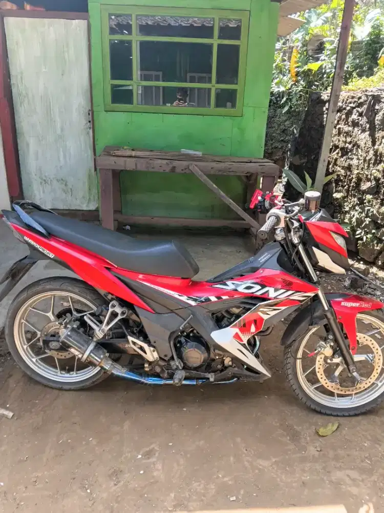 Jual motor honda sonic 150r