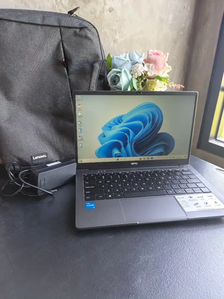 Laptop SPC Life 5 ram 8/512gb Desember 2026