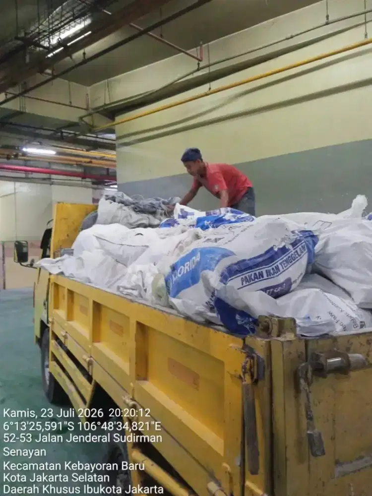 Jasa buang puing dan sampah
