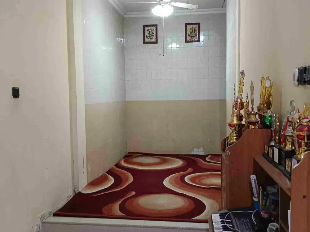 Dijual Rumah Di Rungkut Masih Siap Huni Harga Hitung Tanah Saja Dekat Masjid, Bisa Nego