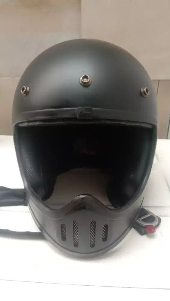 HELM CAKIL SIZE L HITAM DOFF