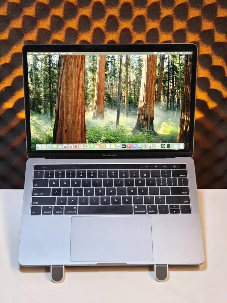 MacBook Pro 13 2019 i5 16/256GB Backlit Keyboard Garansi