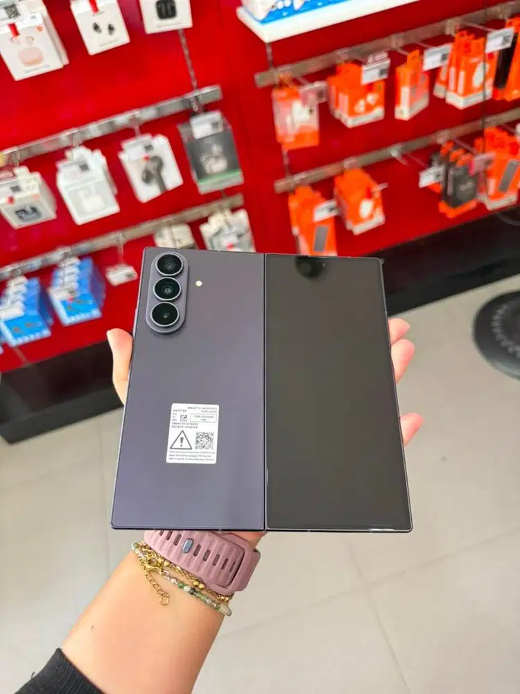 GALAXY FOLD 8 ULTRA. FOLD 8. FLIP 8.