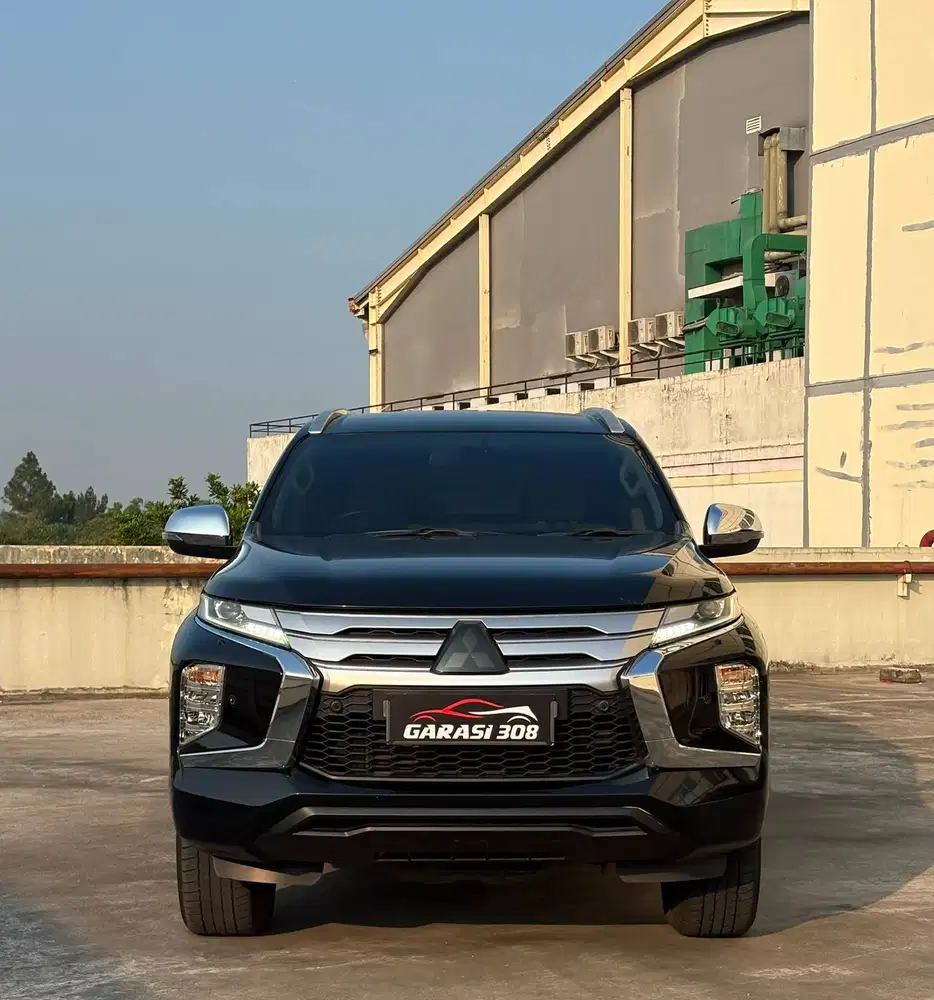 Pajero Sport Dakar Ultimate 4x2 AT Solar Diesel 2022 Hitam