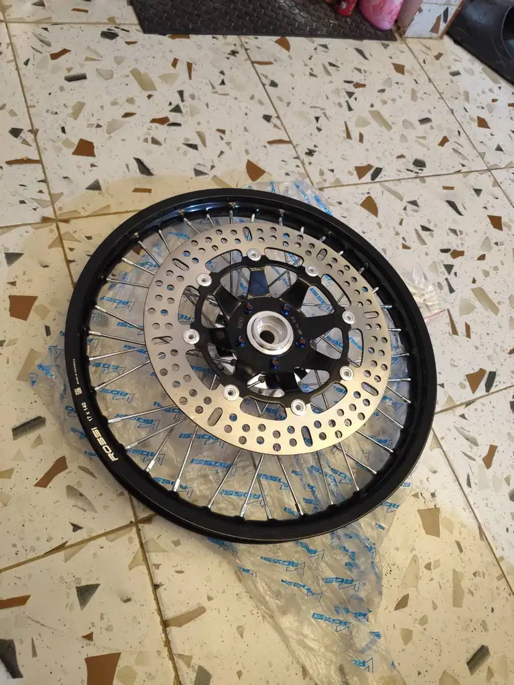 Sepaket velg ser rossi 140 - 160 x Ring 17 supra x lama 110
