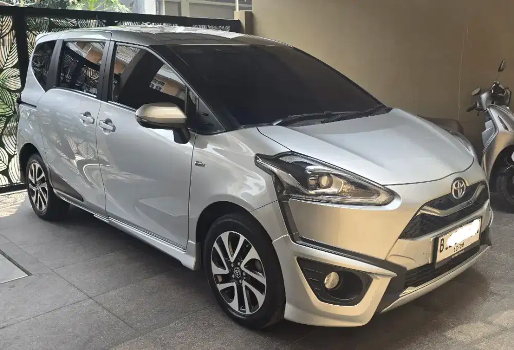 Toyota Sienta type Q 2021
