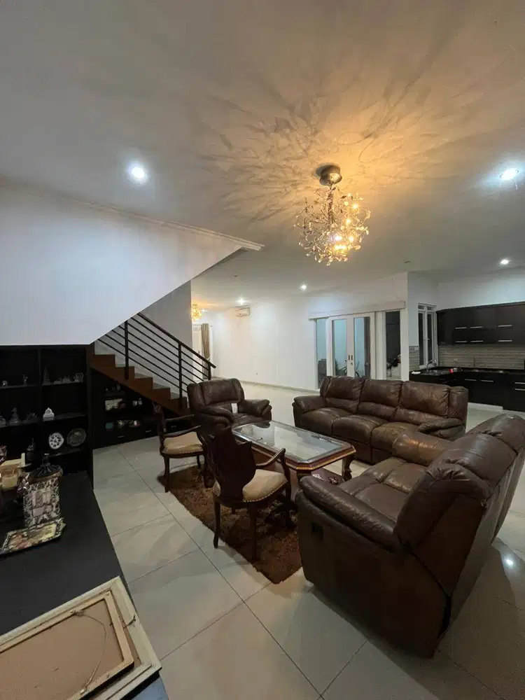 Rumah Lux 2 Lantai Siap Huni di Batununggal Bandung