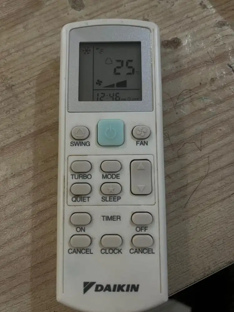 Remote AC bekas