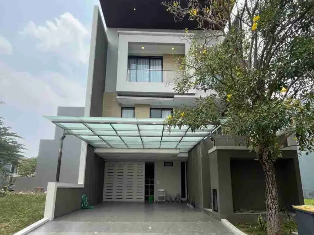 Dijual Rumah Mewah Pakuwon Indah Full Furnish Siap Huni ( 3 LANTAI )