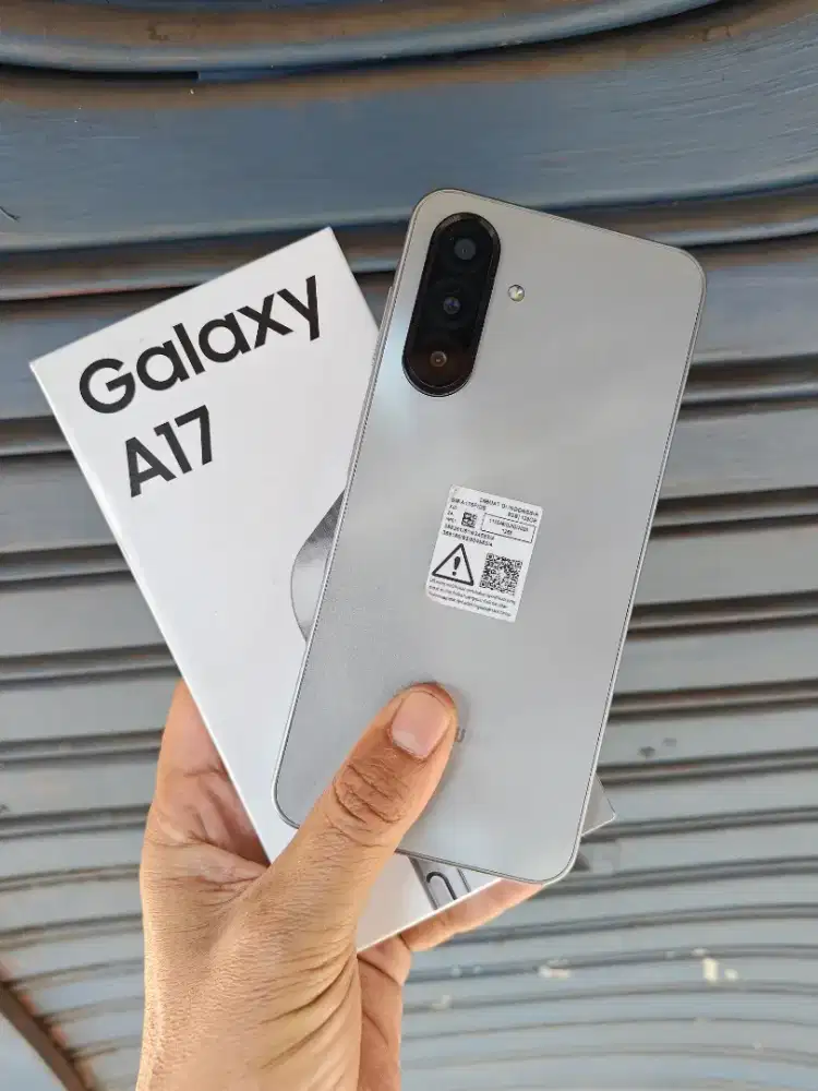 Samsung a17 4G 8/128 lengkap garansi panjang