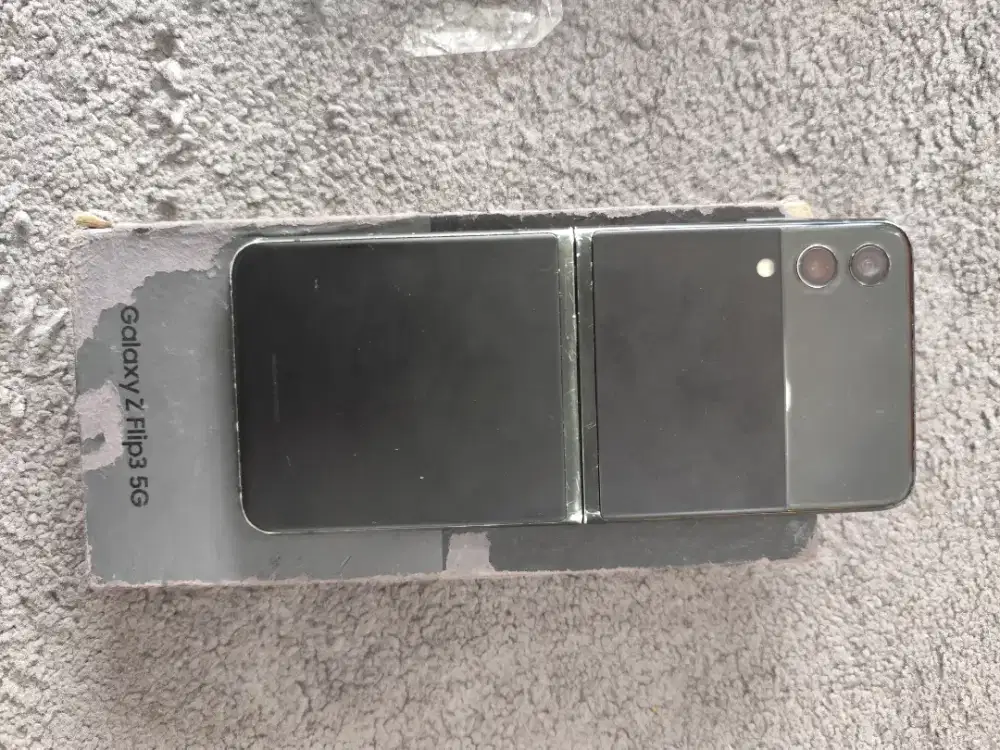 Samsung Galaxy flip 3 5G