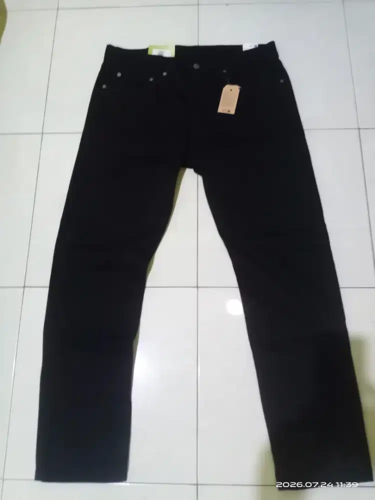 Celana jeans Pria Original Levis 502 Taper Black
