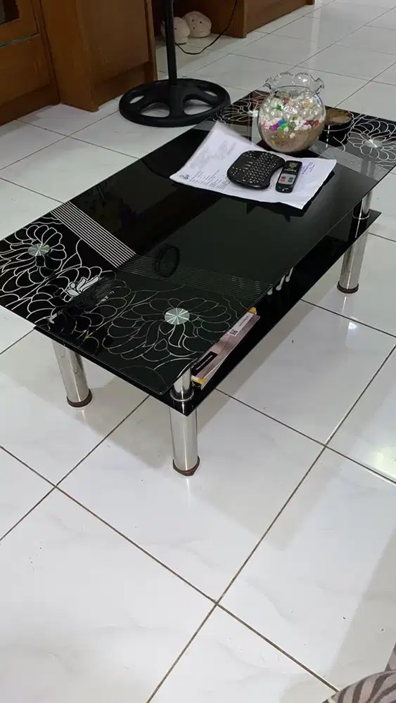 Tea Table kaca Warna Hitam