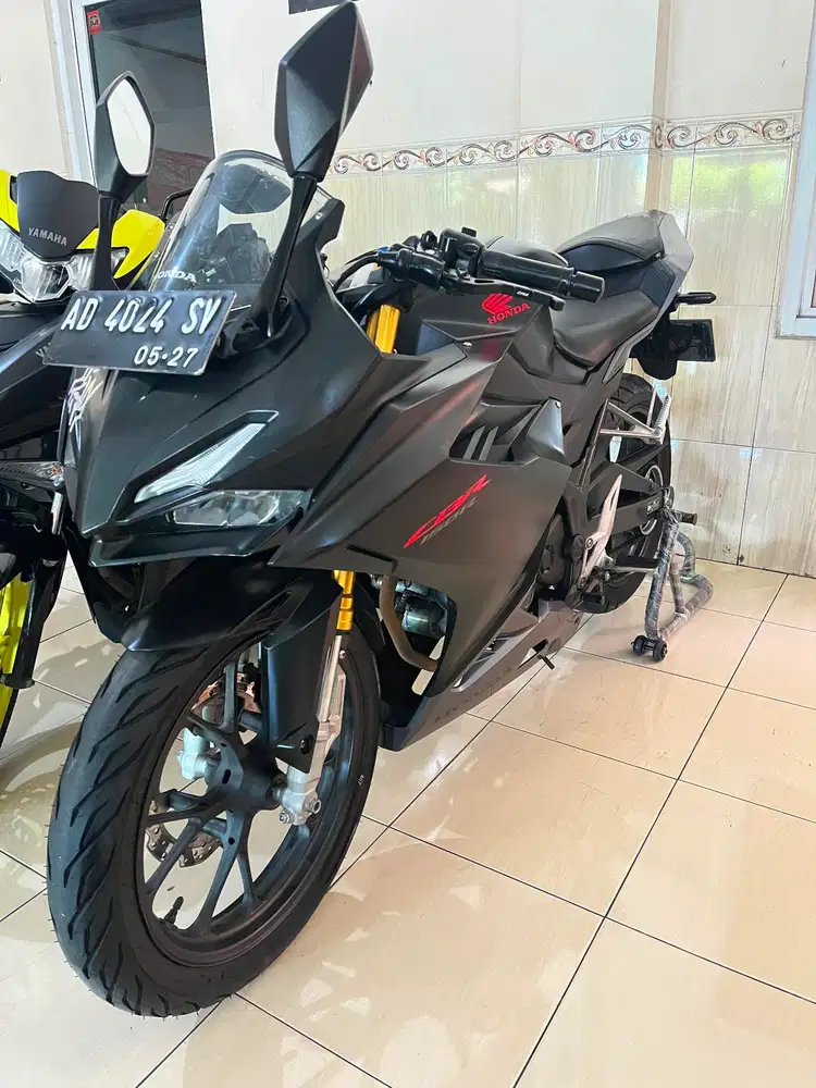 CBR 150 r istimewa
