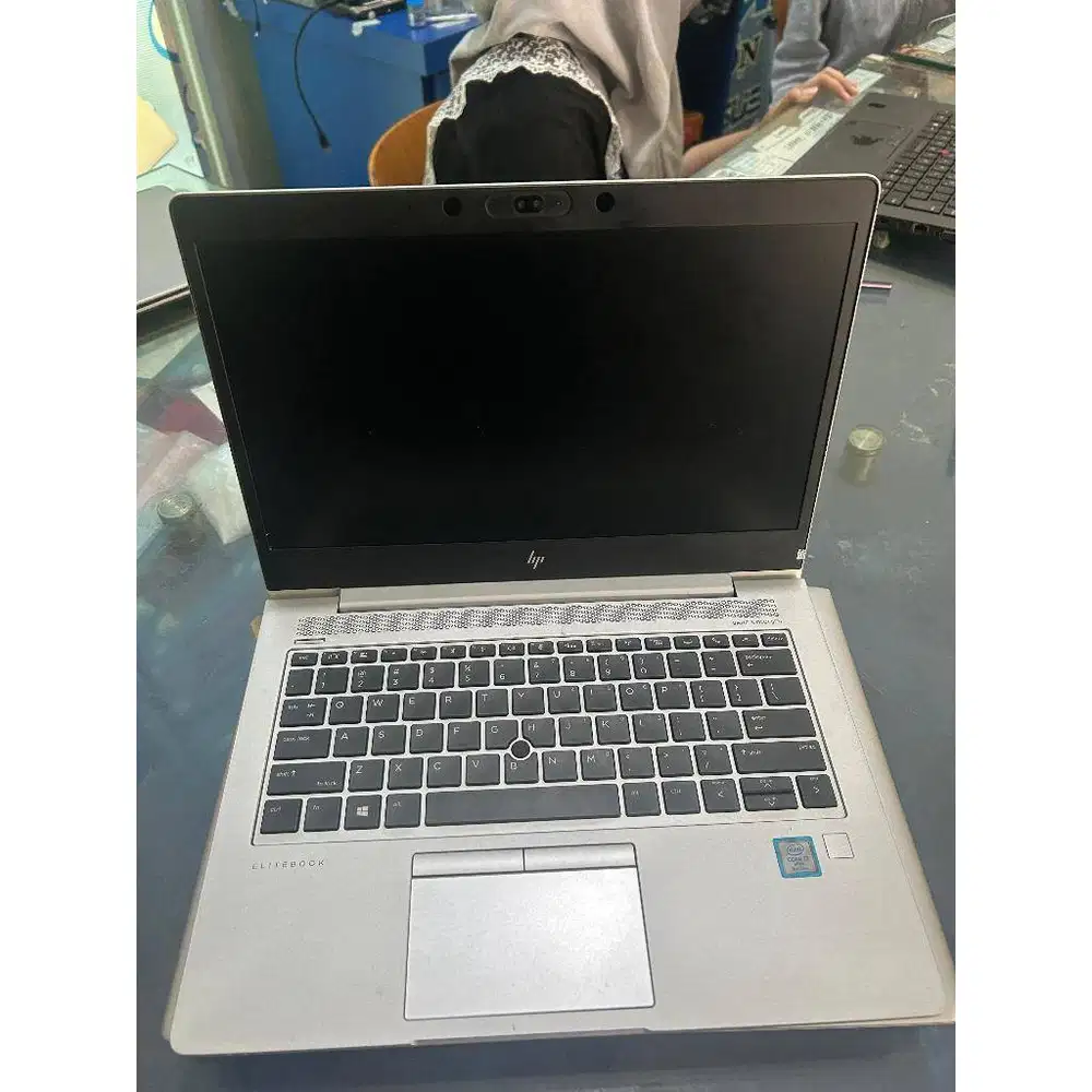 Hp Elitebook 830 g5 core i7 gen 8 Ram 8gb hardisk 256gb