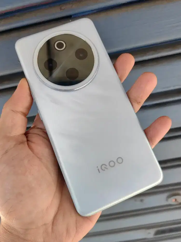 Iqoo z10 12/256 resmi indonesia kondisi istimewa