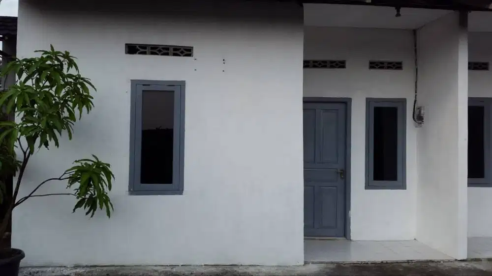 Rumah Dikontrakan Dekat Jalan Raya Parkir 1mbl