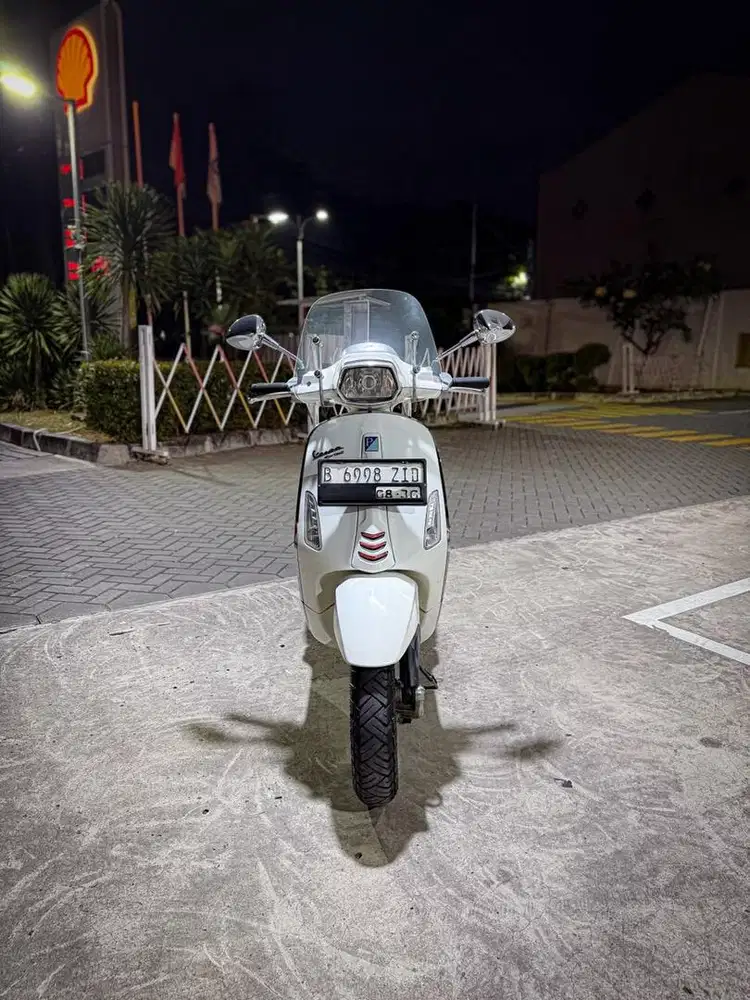 FOR SALE PIAGGIO VESPA SPRINT 3v 2014 PERFECT CONDITION