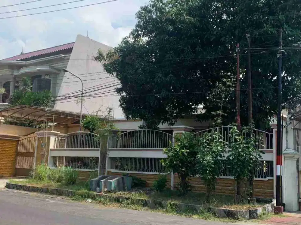 Di Jual Rumah Raya Kupang Baru, Lokasi Strategis Cocok Untuk Usaha

Dimensi : 18.5 x 43.3
LT : 801 
LB : 600  
KT/ KM : 4+1/ 4+1
Surat : HGB
Hadap : Tenggara
Listrik :10.500 W
Ket : Kosongan , ada Gudang, Marmer, kayu Jati. 
Harga :21.5 M (Nego)