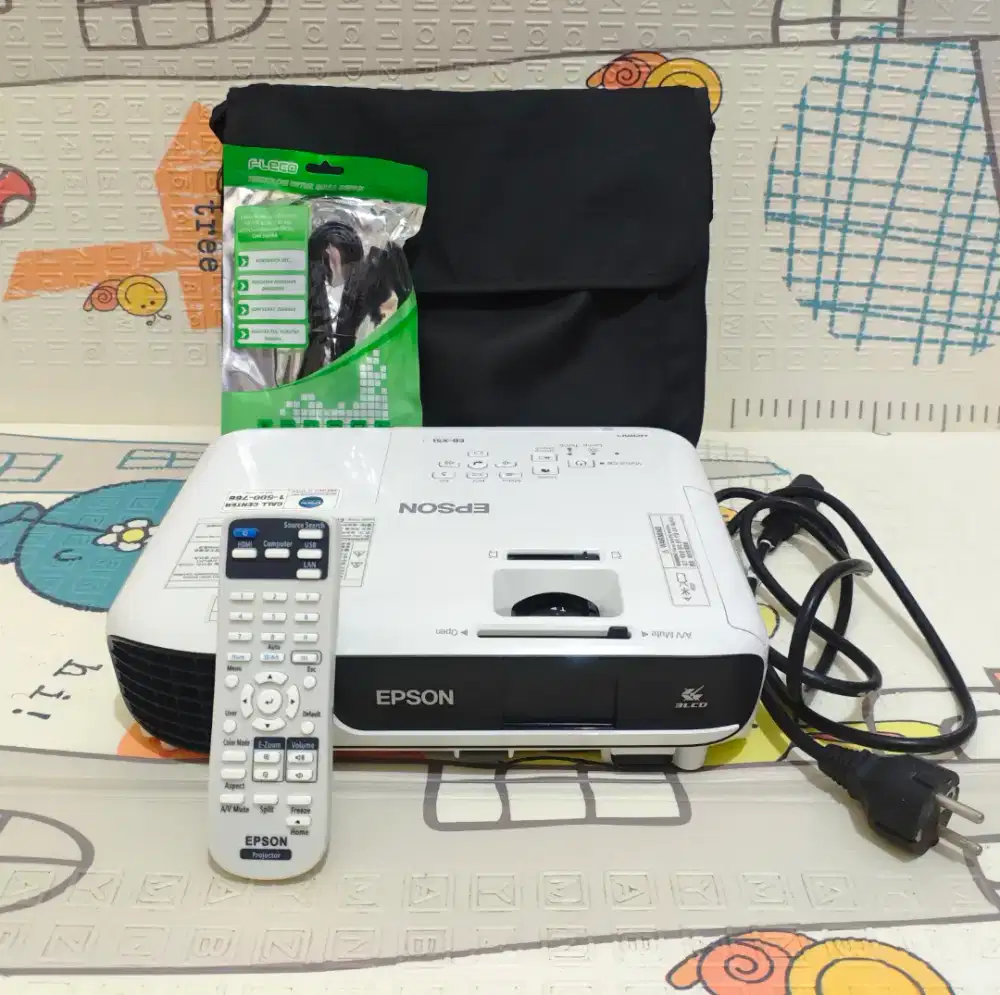 Proyektor Epson EB-X51
