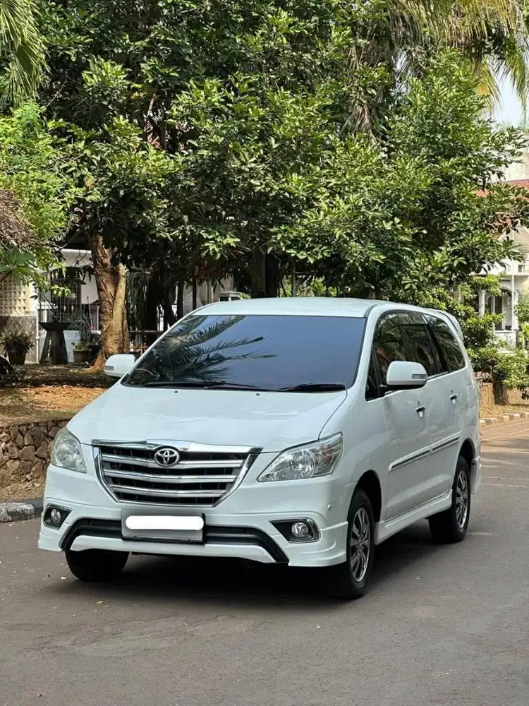 KIJANG INNOVA 2.0 V LUXURY AT 2015