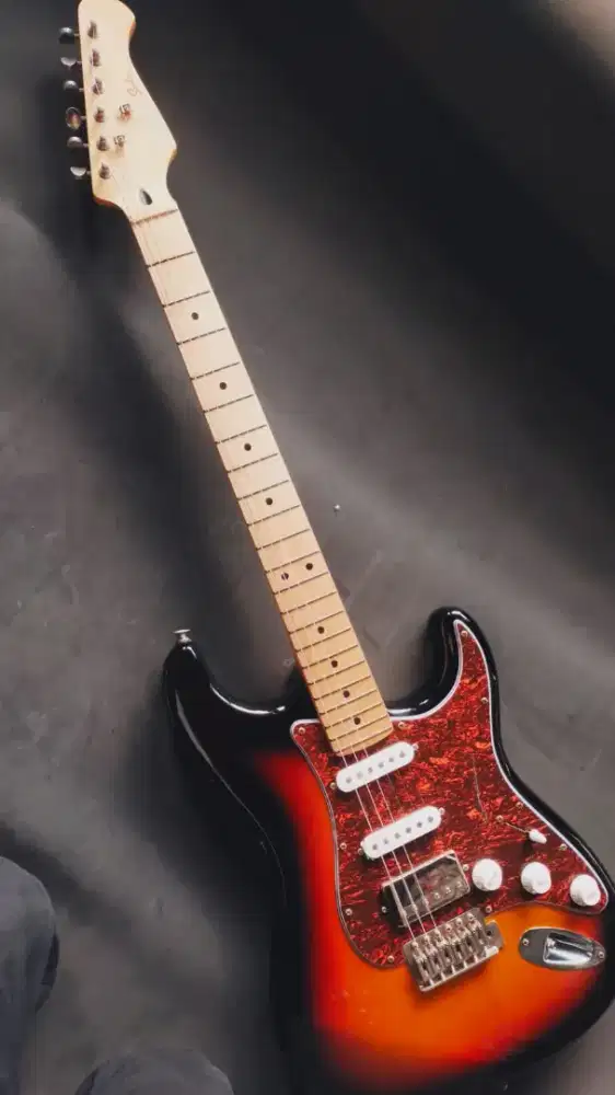 Jual Gitar Elektrik merk Donner DST-152