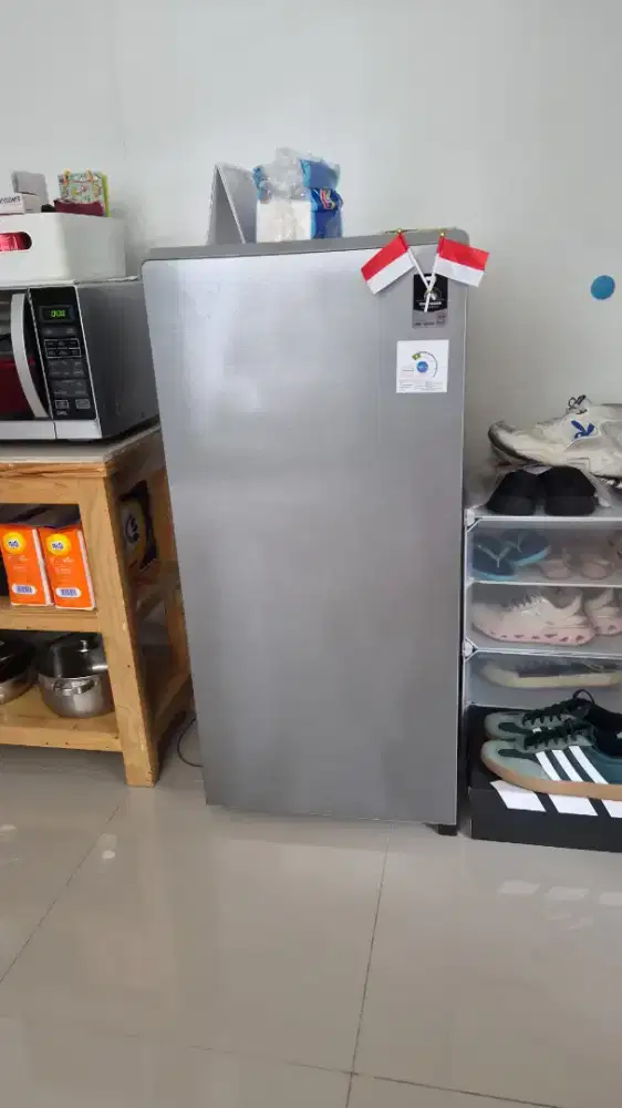 Kulkas 1 pintu merk Aqua 165 Lt