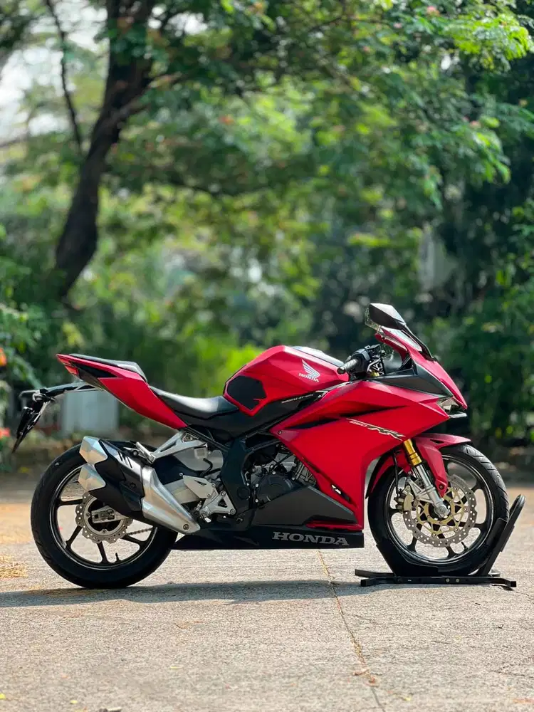 HONDA CBR 250RR NON ABS MERAH DOFF 2018 KM 9K PAJAK PANJANG LIKE NEW