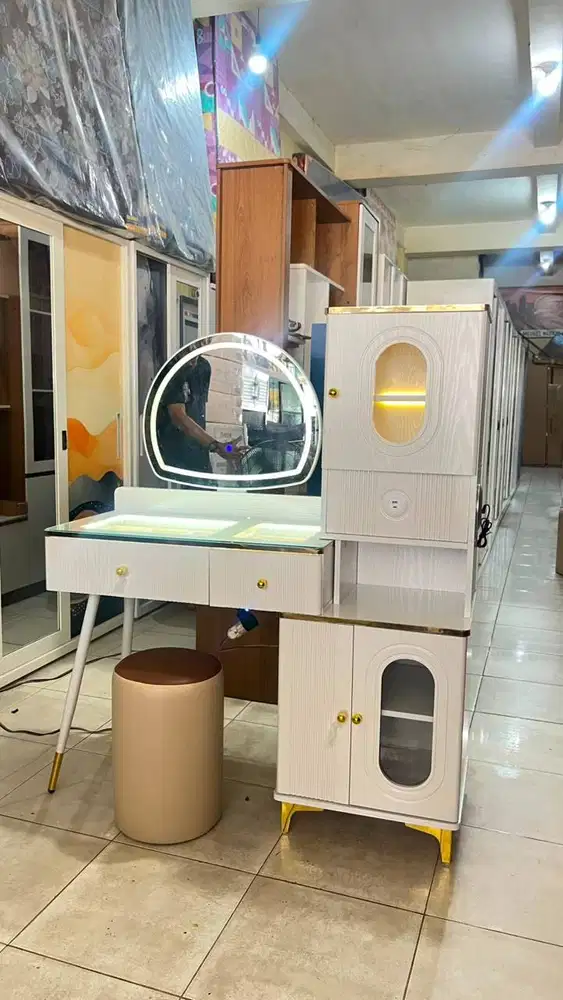 Meja Rias Lampu LED Bluetooth Speaker