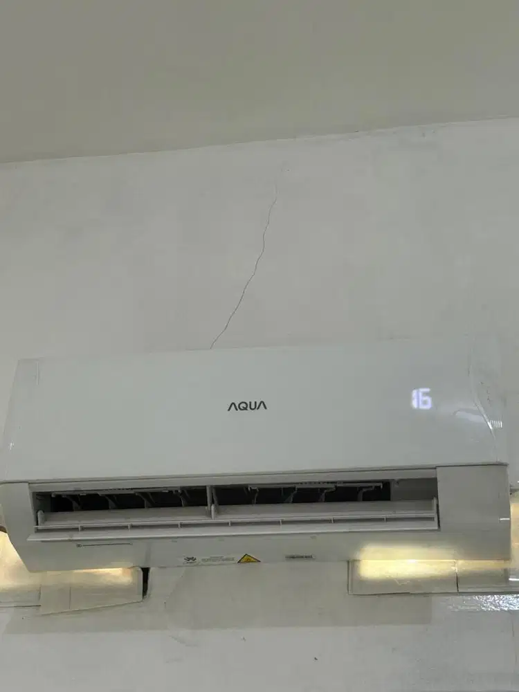 Ac Aqua 1/2pk Like New