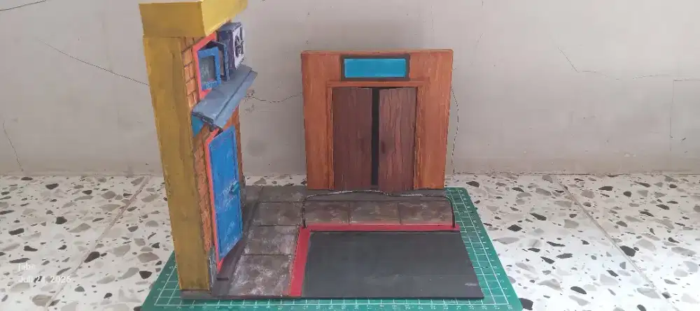 Miniatur rumah gudang
