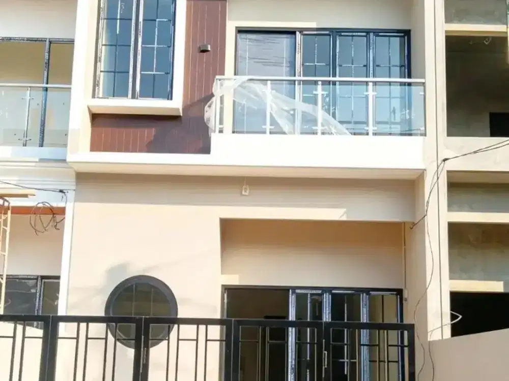 RUMAH LUAS 2 LANTAI DI PERUMNAS 1 – 3 KAMAR TIDUR, HARGA NEGO!