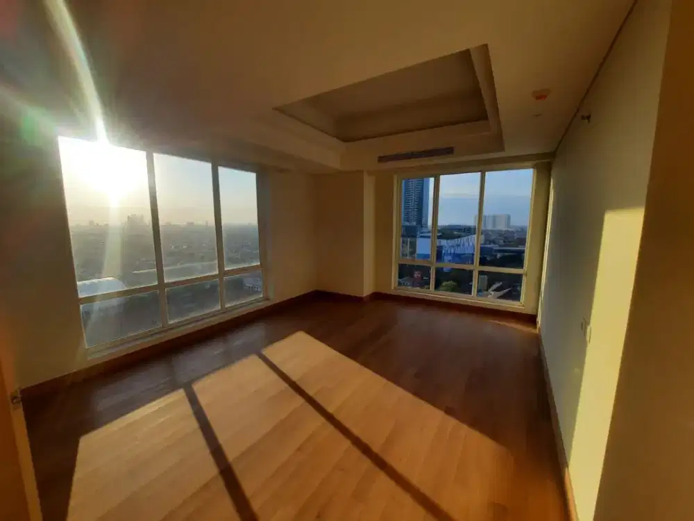 FORSALE APARTMENT ONE EAST 3BR LUAS SIAP TINGGAL STRATEGIS SURABAYA KOTA LA 406