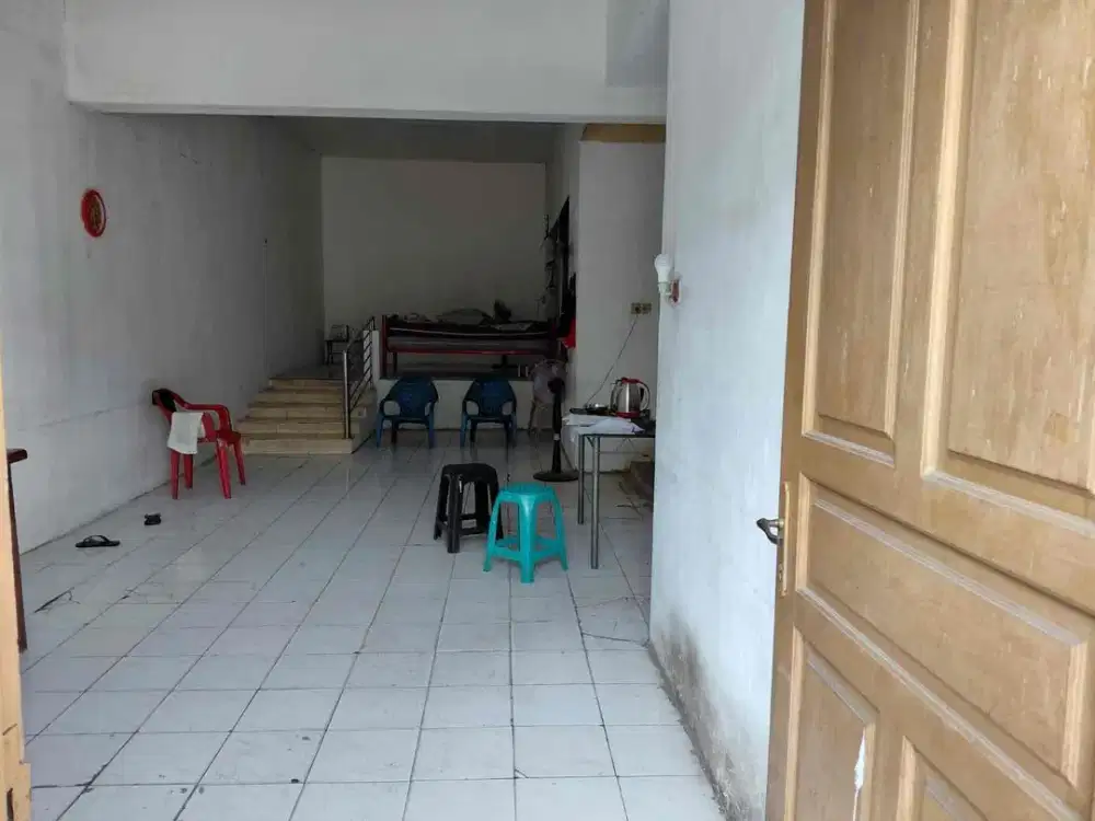 Rumah Luas Taman Modern