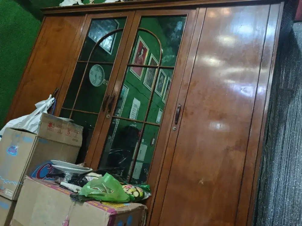 Lemari jati 4 pintu