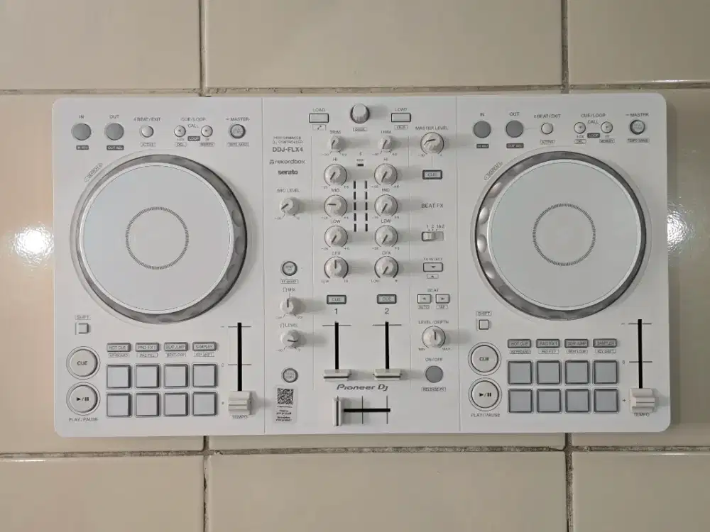 Pioneer ddj flx4 white edition