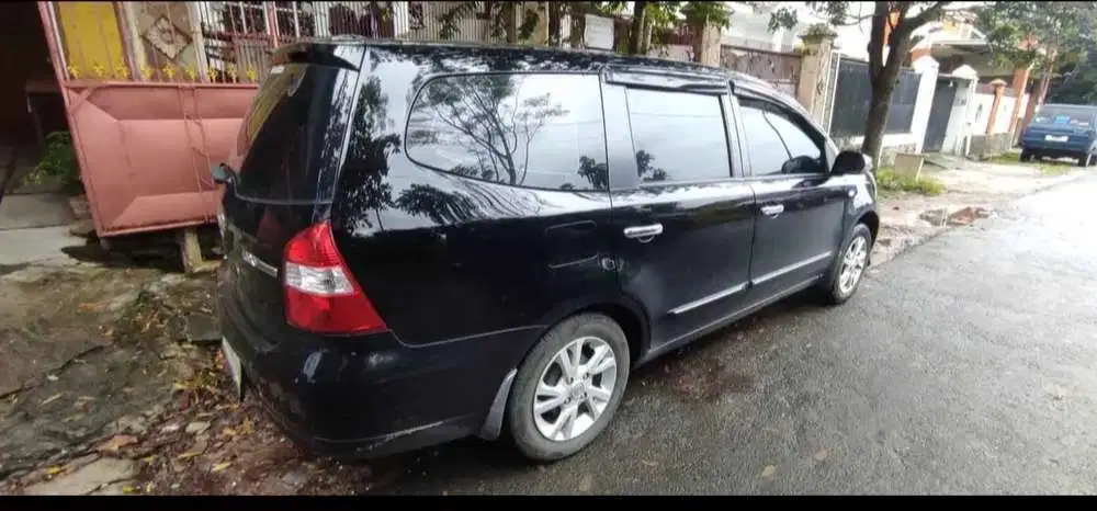 Nissan Grand livina 2012 Bensin
