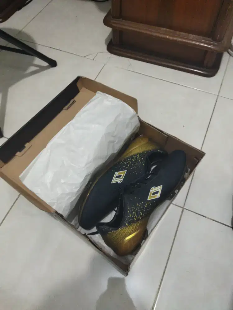 Fromzero - Sepatu Bola Fromzero Starkia FG In Black Gold Original