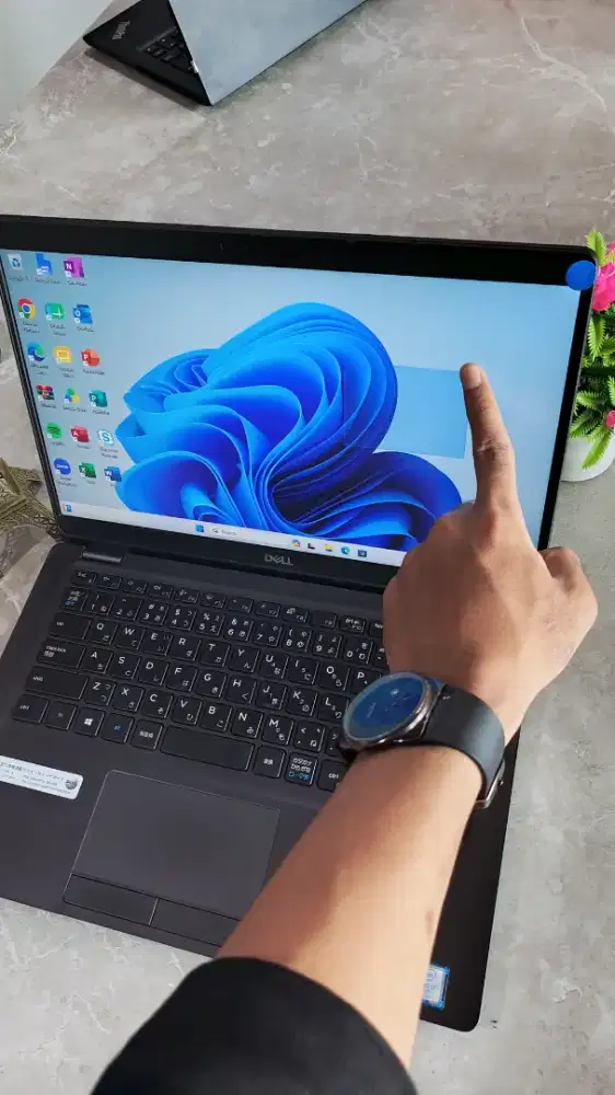 Laptop Scond Dell Lattitude 5300 Tounscreen