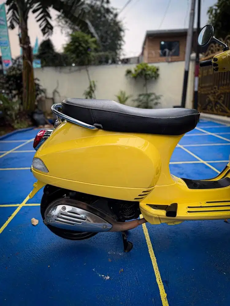 VESPA LX 150 2V 2011 TERMURAH