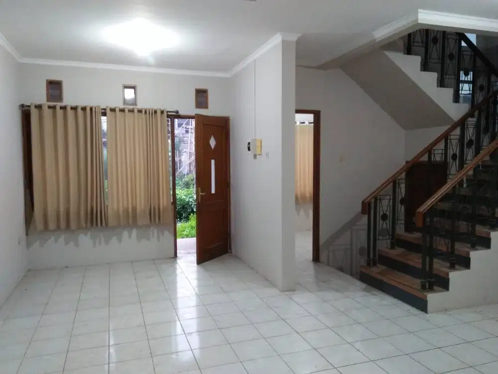 Disewakan Rumah Hook Siap Huni Nyaman di Komplek Cigadung Bandung