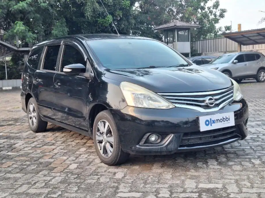 Cash dan Credit Nissan Grand livina AT 2016 TKQ