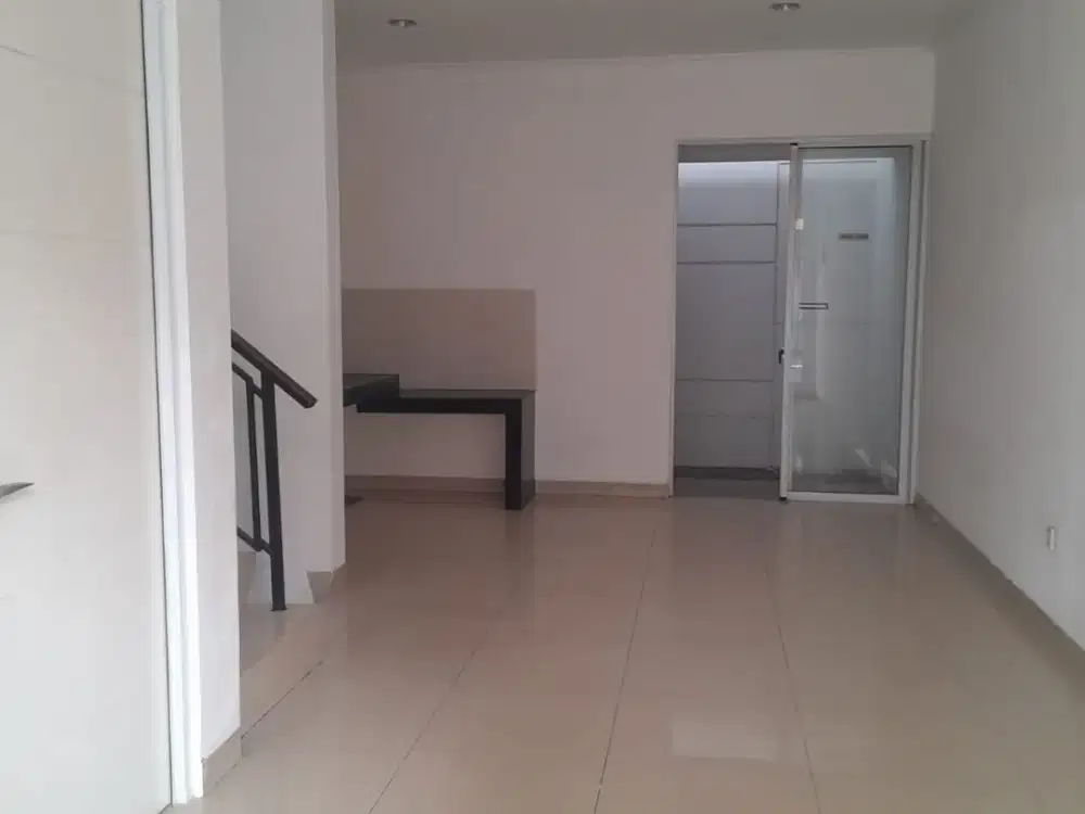 Disewakan Rumah di Cluster Australia Glc, Ukuran 6X15m2, Kosongan, Ready Survey, Harga : 70 Jt/Thn