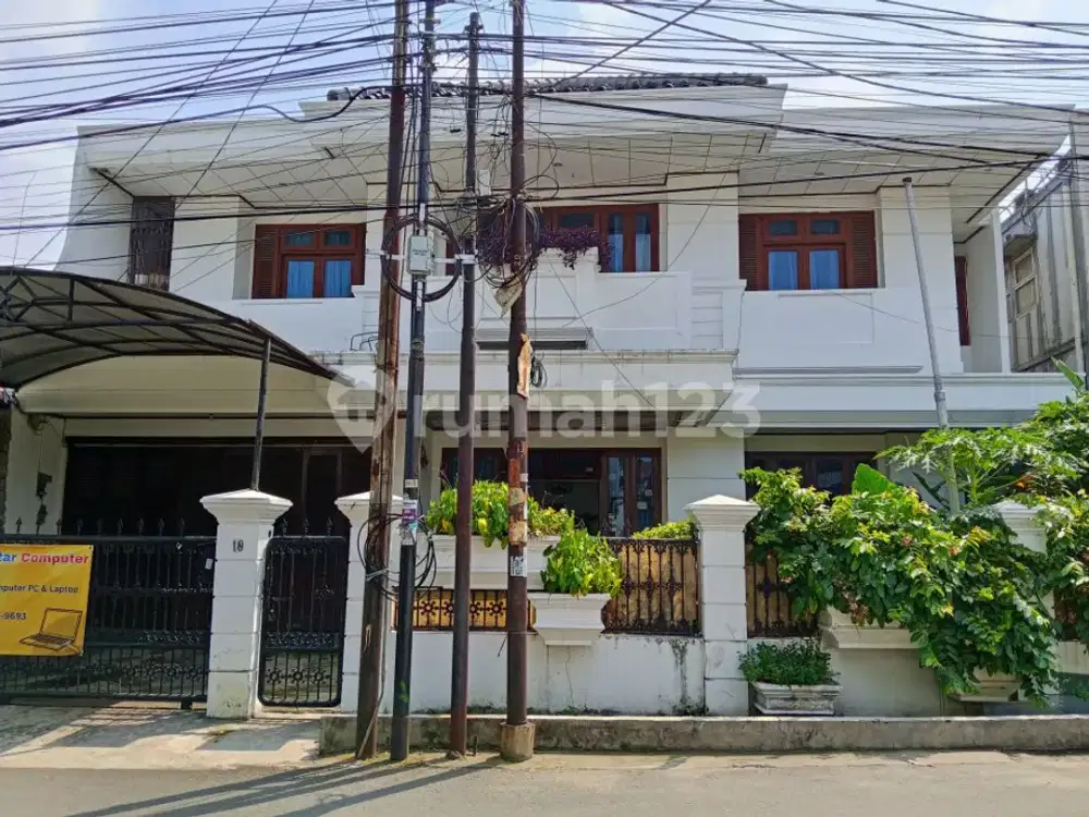 Turun Harga Rumah Mewah Siap Huni Kebayoran Lama