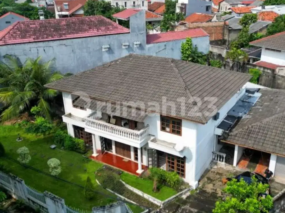 Rumah Siap Huni Halaman Luas,Rumah Lebarasri Nyaman Pesanggrahan Ulujami Jakarta Selatan