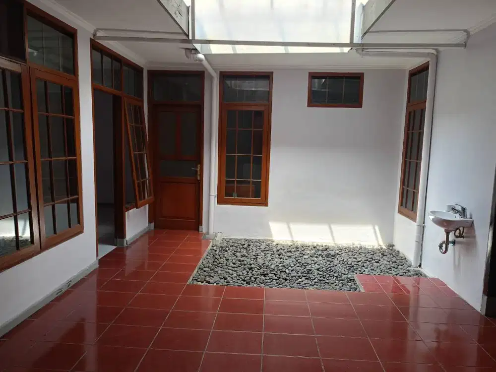 Disewakan Rumah Siap Pakai dalam Komplek di Area Pasirluyu Bandung