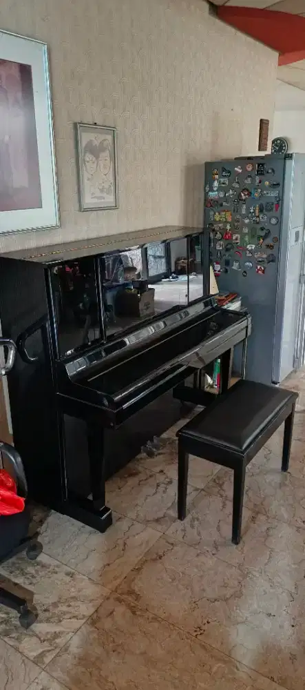 Yamaha YUX Upright Piano — Fisik Mulus, 3 Pedal (Belum Tuning)”