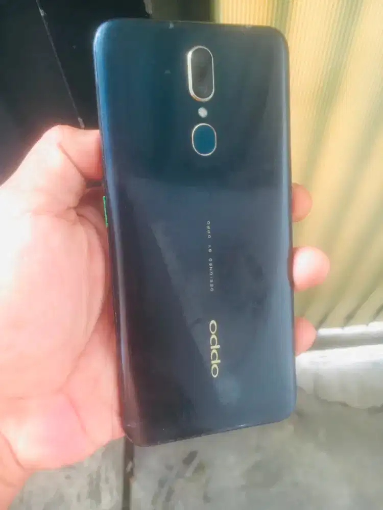 Oppo f11 (4/128gb) hp aja