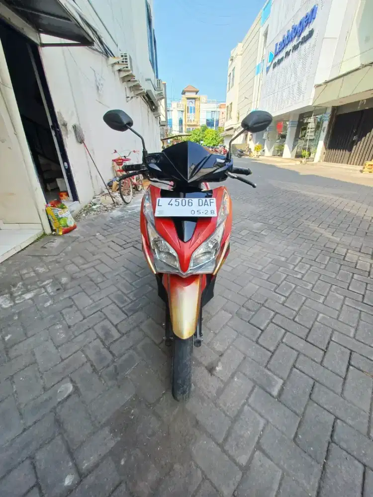 Vario KZR 2014 ISS merah